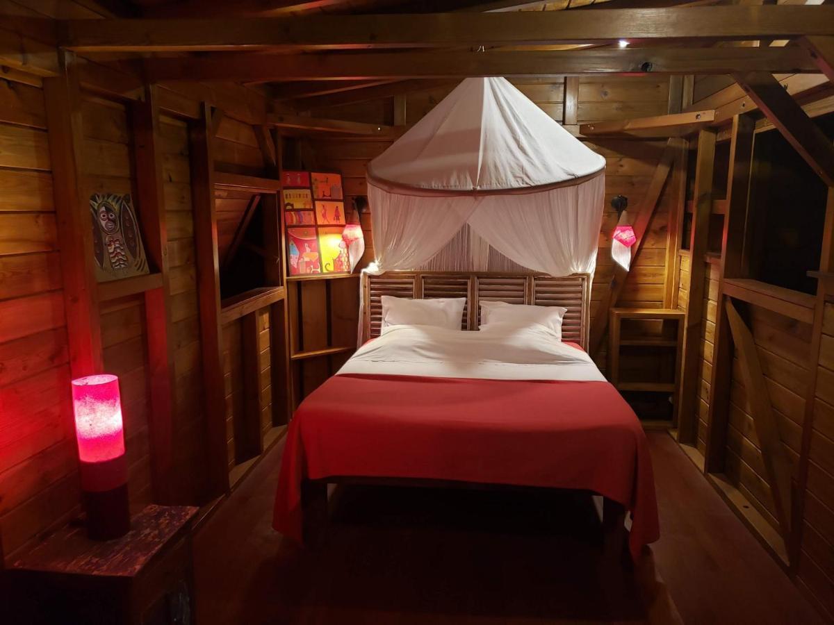 Les Bananes Vertes Ecolodges Saint Claude Bagian luar foto