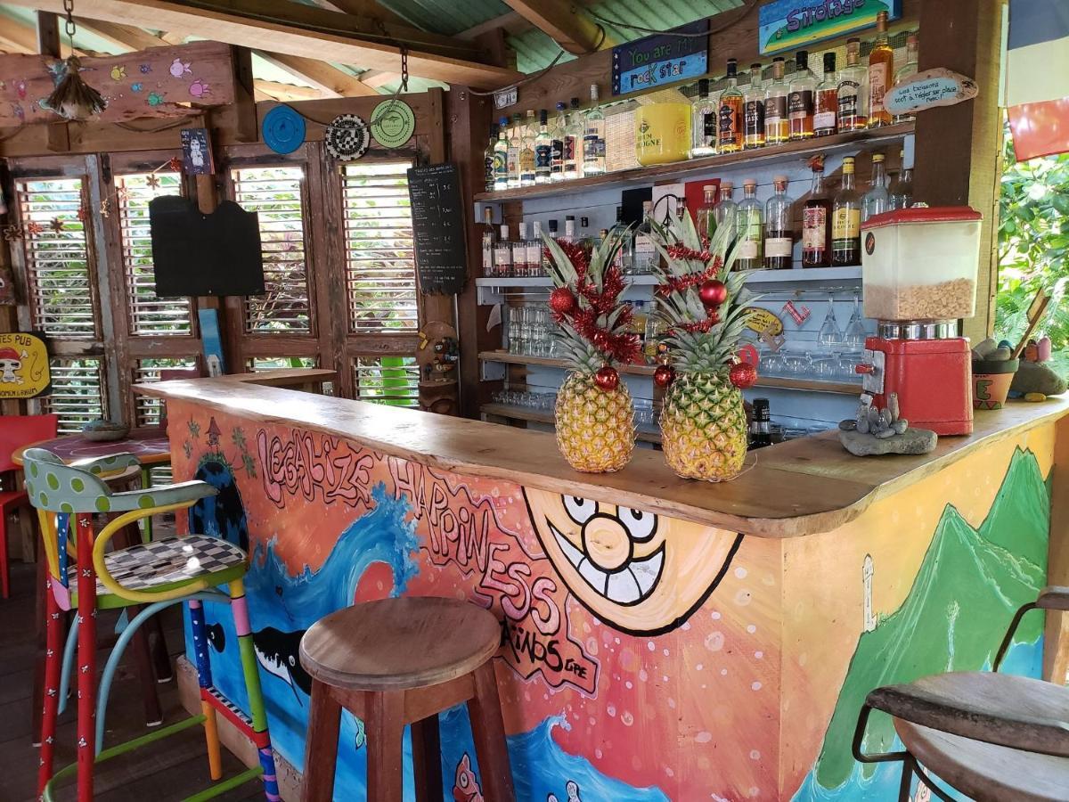 Les Bananes Vertes Ecolodges Saint Claude Bagian luar foto