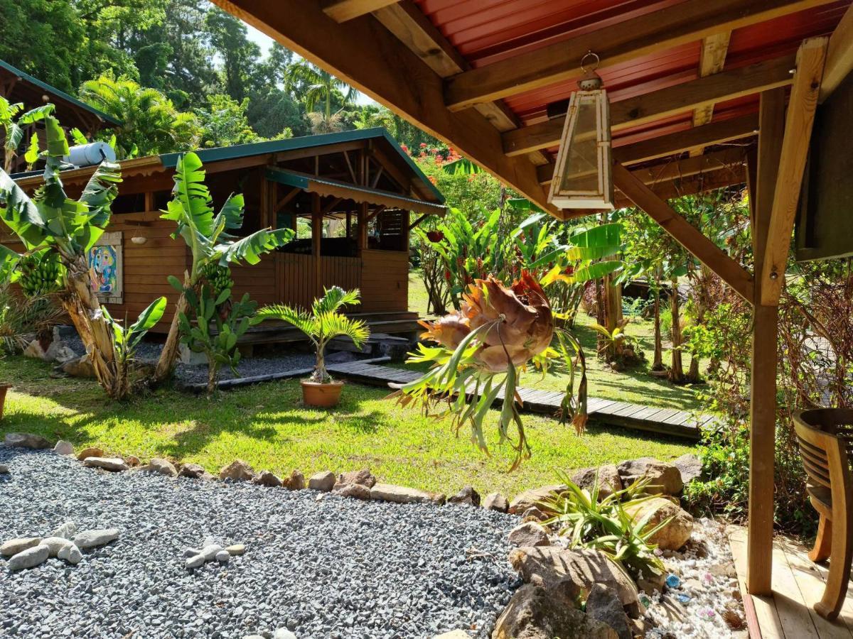 Les Bananes Vertes Ecolodges Saint Claude Bagian luar foto