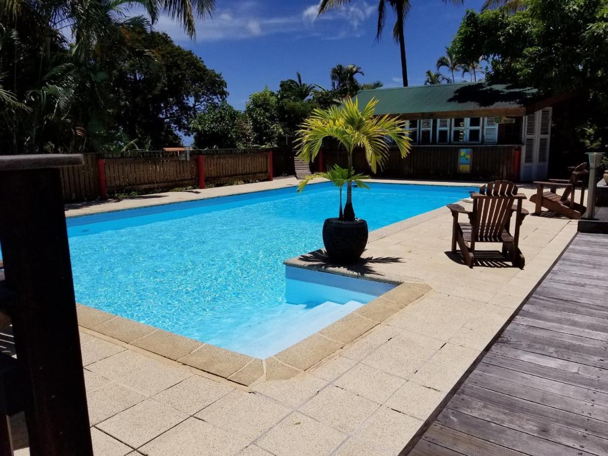 Les Bananes Vertes Ecolodges Saint Claude Bagian luar foto