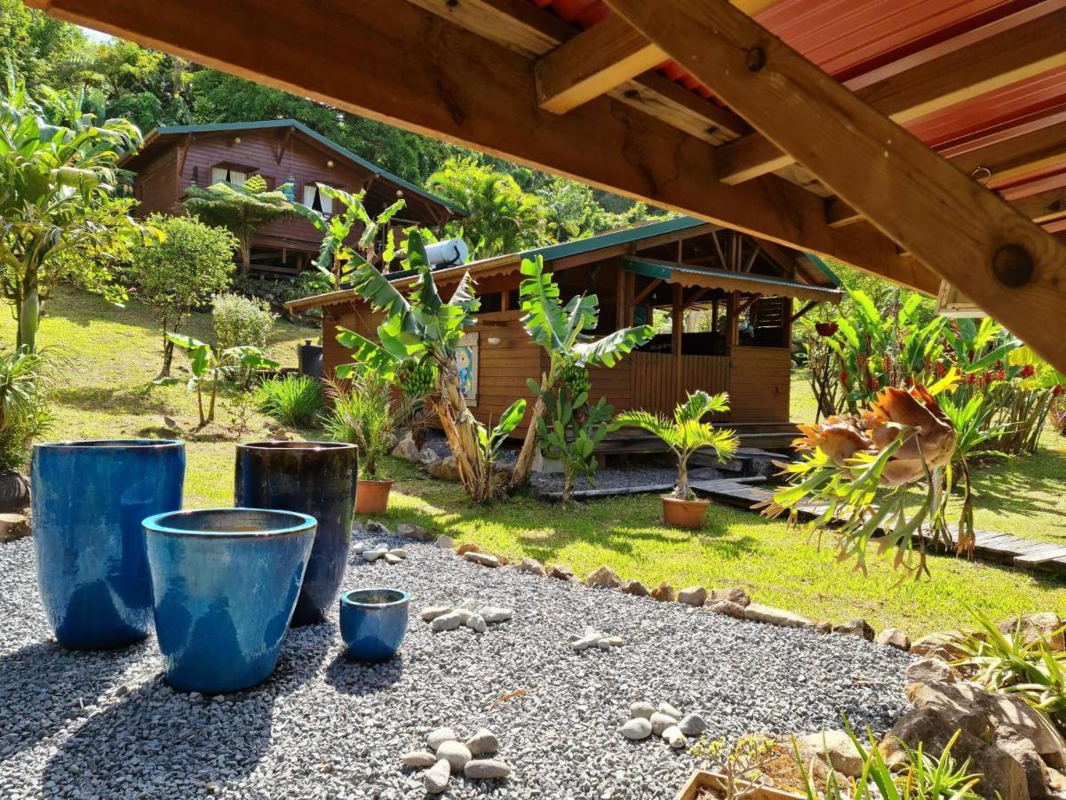 Les Bananes Vertes Ecolodges Saint Claude Bagian luar foto