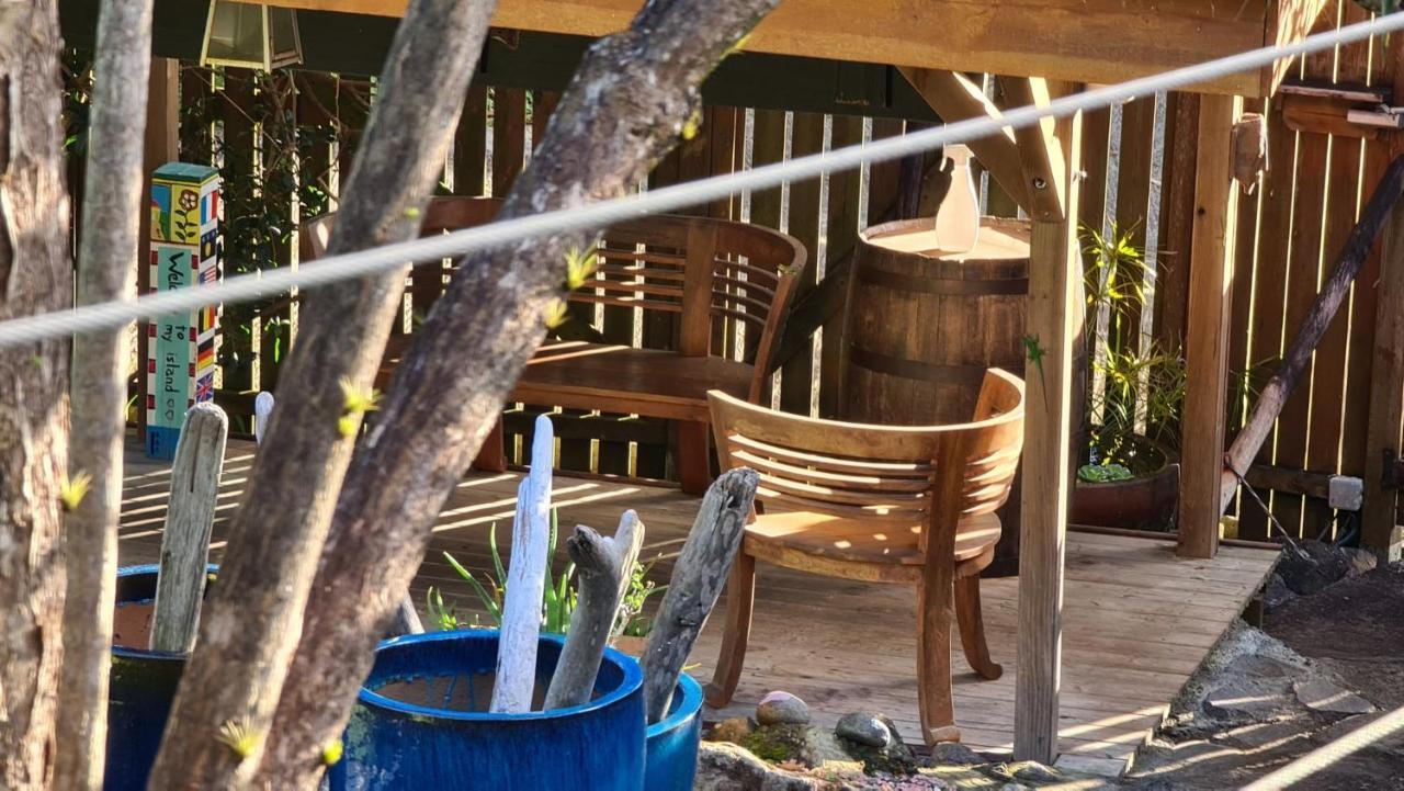 Les Bananes Vertes Ecolodges Saint Claude Bagian luar foto