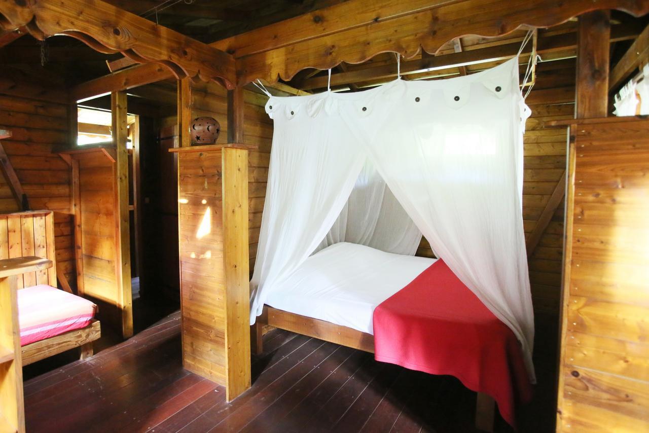 Les Bananes Vertes Ecolodges Saint Claude Bagian luar foto
